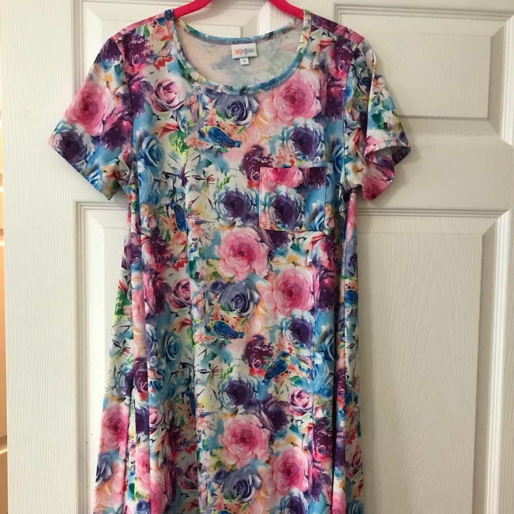 Small floral LuLaRoe Carly